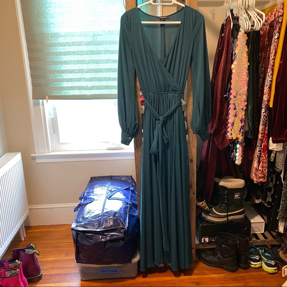 NWOT VICI Olivaceous Diana maxi dress